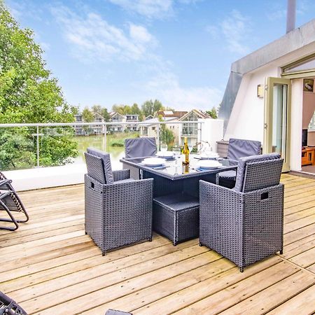 Crow'S Nest Penthouse Apartment With Free Spa Access Somerford Keynes Exteriör bild