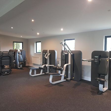 Crow'S Nest Penthouse Apartment With Free Spa Access Somerford Keynes Exteriör bild