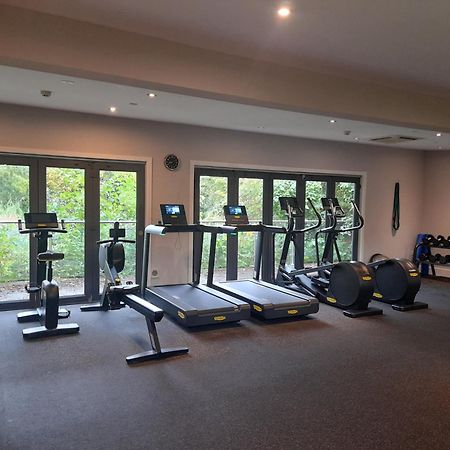 Crow'S Nest Penthouse Apartment With Free Spa Access Somerford Keynes Exteriör bild
