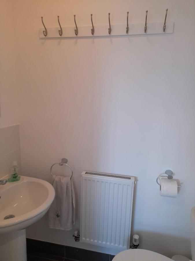 Crow'S Nest Penthouse Apartment With Free Spa Access Somerford Keynes Exteriör bild
