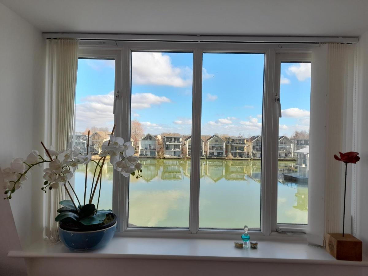 Crow'S Nest Penthouse Apartment With Free Spa Access Somerford Keynes Exteriör bild
