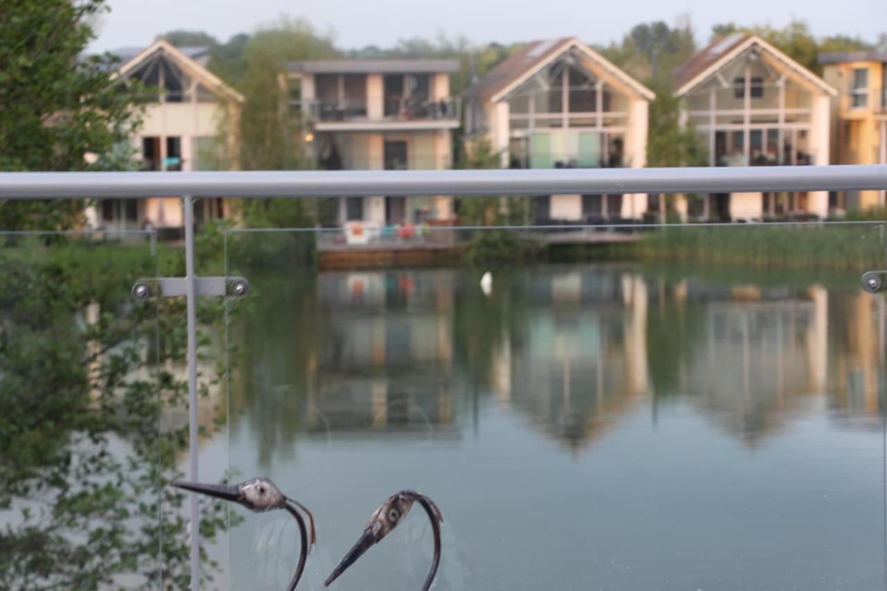 Crow'S Nest Penthouse Apartment With Free Spa Access Somerford Keynes Exteriör bild