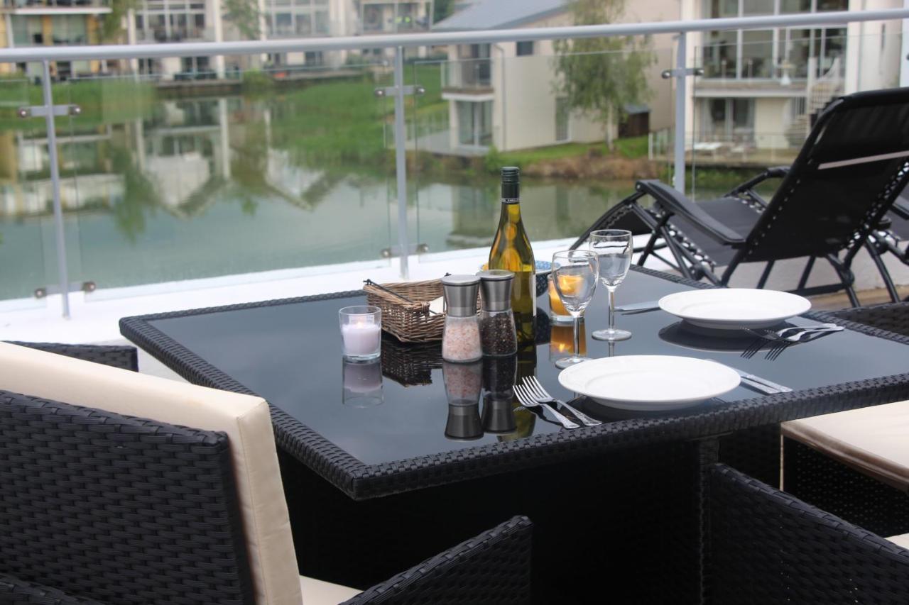 Crow'S Nest Penthouse Apartment With Free Spa Access Somerford Keynes Exteriör bild