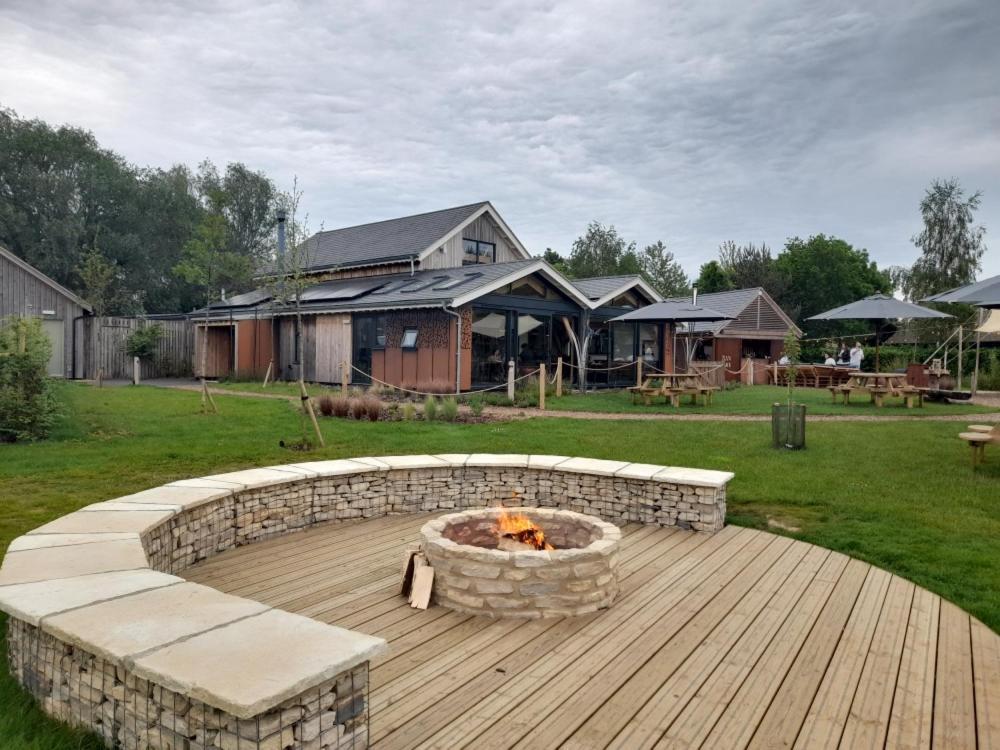 Crow'S Nest Penthouse Apartment With Free Spa Access Somerford Keynes Exteriör bild