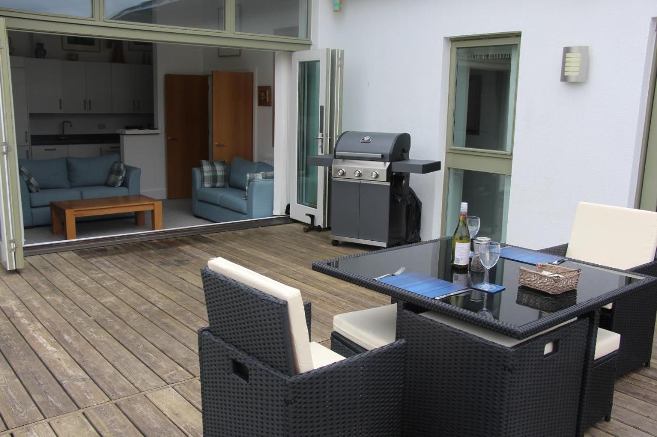 Crow'S Nest Penthouse Apartment With Free Spa Access Somerford Keynes Exteriör bild