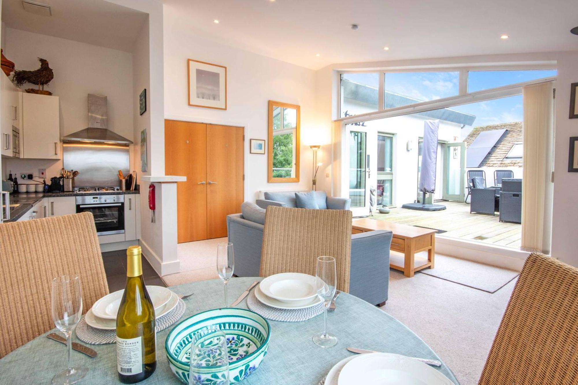 Crow'S Nest Penthouse Apartment With Free Spa Access Somerford Keynes Exteriör bild